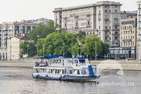 теплоход Августина по реке Москве
