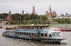 теплоход Волна в центре Москвы