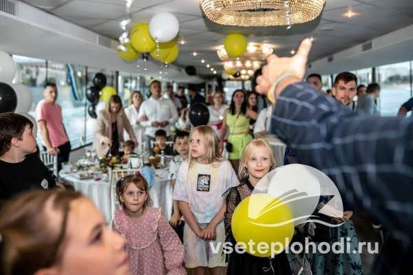 Корпоратив с детьми на теплоходе Ривер Лаунж-фото-4